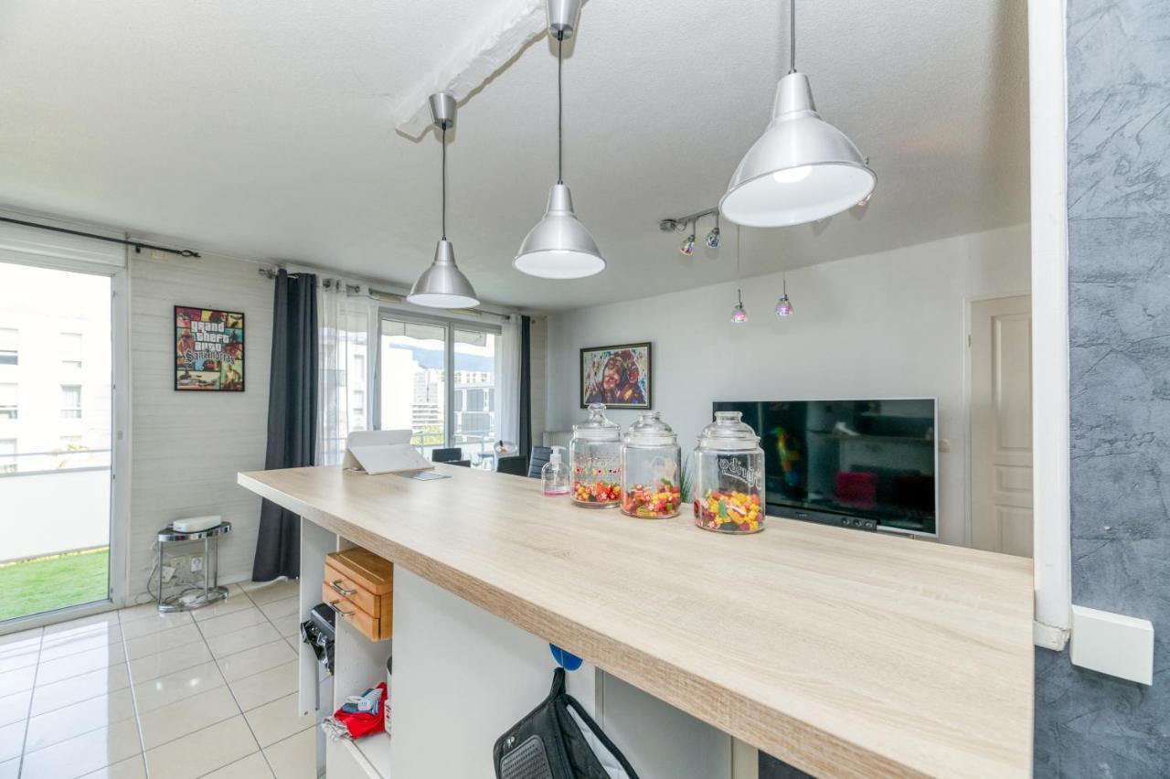 Apt 2 Chambres Terrasse 20M2 Grenoble Extérieur photo